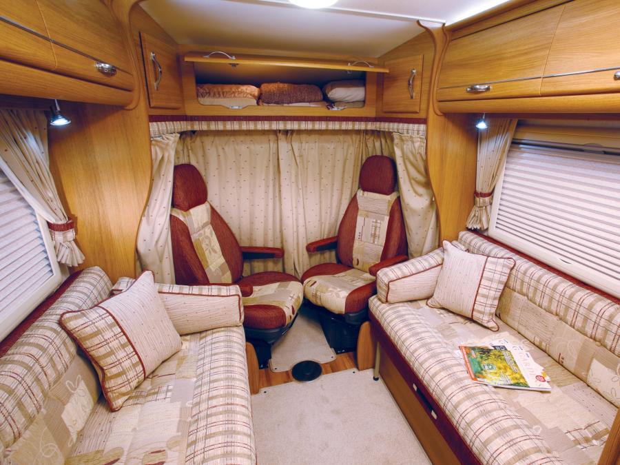 Интерьер Auto-Sleepers Lancashire EK 2010 года  (фото 2 из 2)